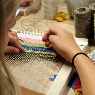 Atelier tissage de l’École d’arts plastiques