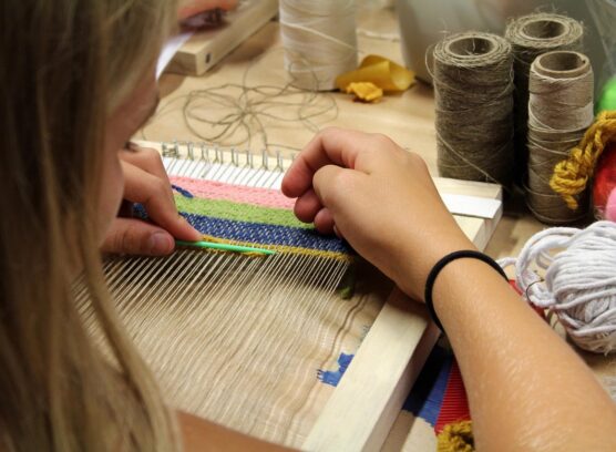 Atelier tissage de l’École d’arts plastiques