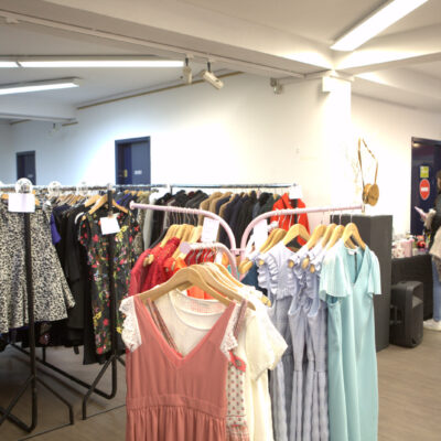 Vente solidaire ADELLES (Charity shop solidaire)